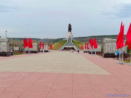 Аллея к Воину - Освободителю